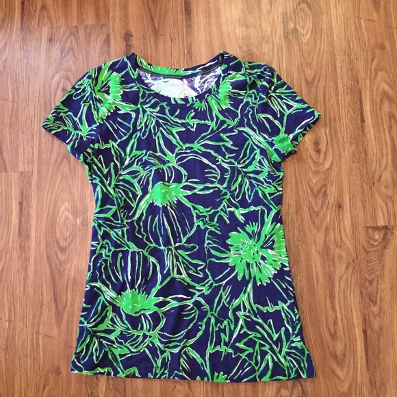 Lilly Pulitzer Tops - Lilly Pulitzer T-Shirt